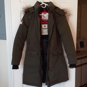 Canada Weather Gear Super Tripple Goose coat